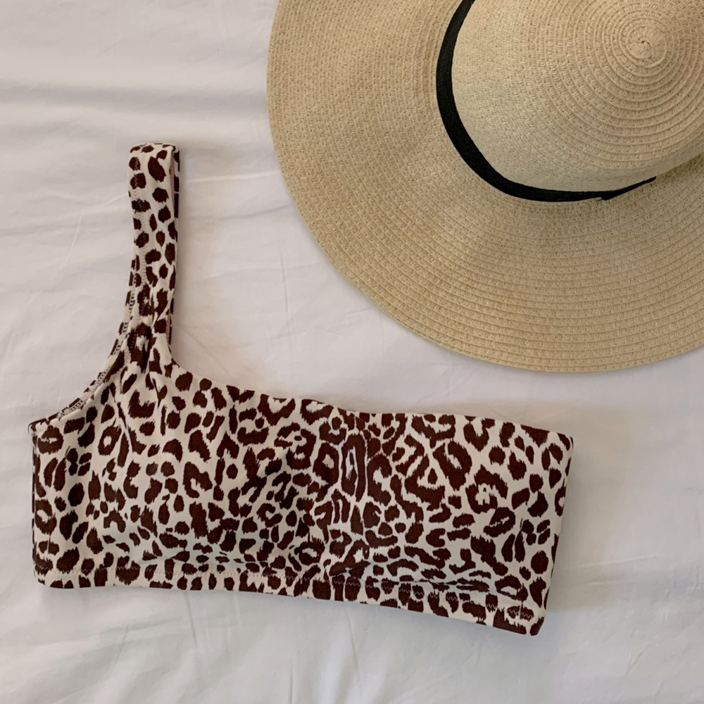 🐆 J. Crew One-shoulder bikini top in leopard print 🐆
